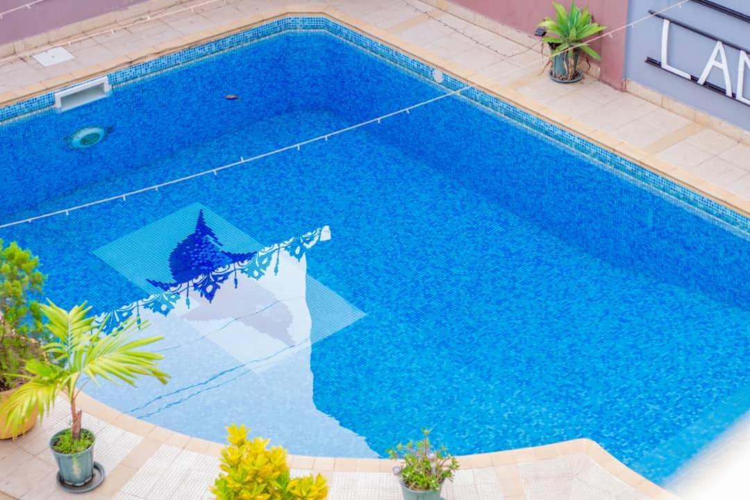 L'Address Hotel Cotonou Ngoại thất bức ảnh